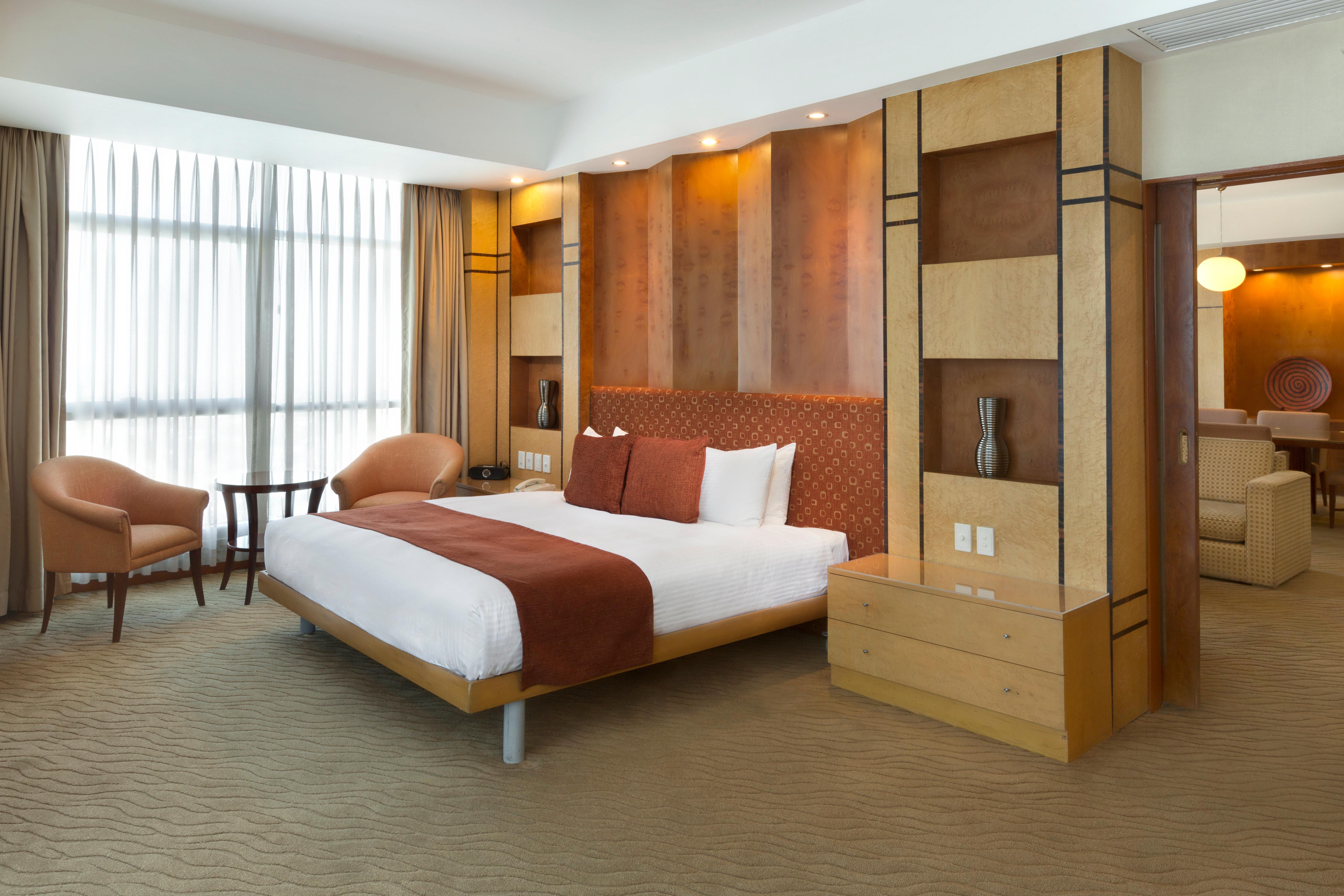 Crowne Plaza Manila Galleria, an IHG Hotel Pasig City Esterno foto