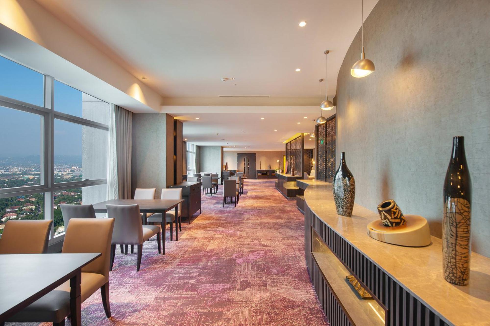 Crowne Plaza Manila Galleria, an IHG Hotel Pasig City Esterno foto