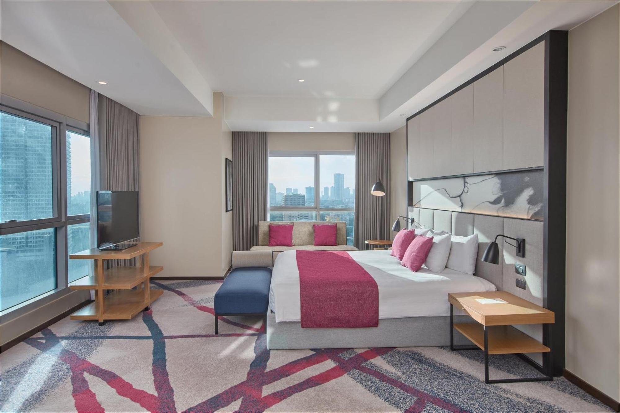 Crowne Plaza Manila Galleria, an IHG Hotel Pasig City Esterno foto