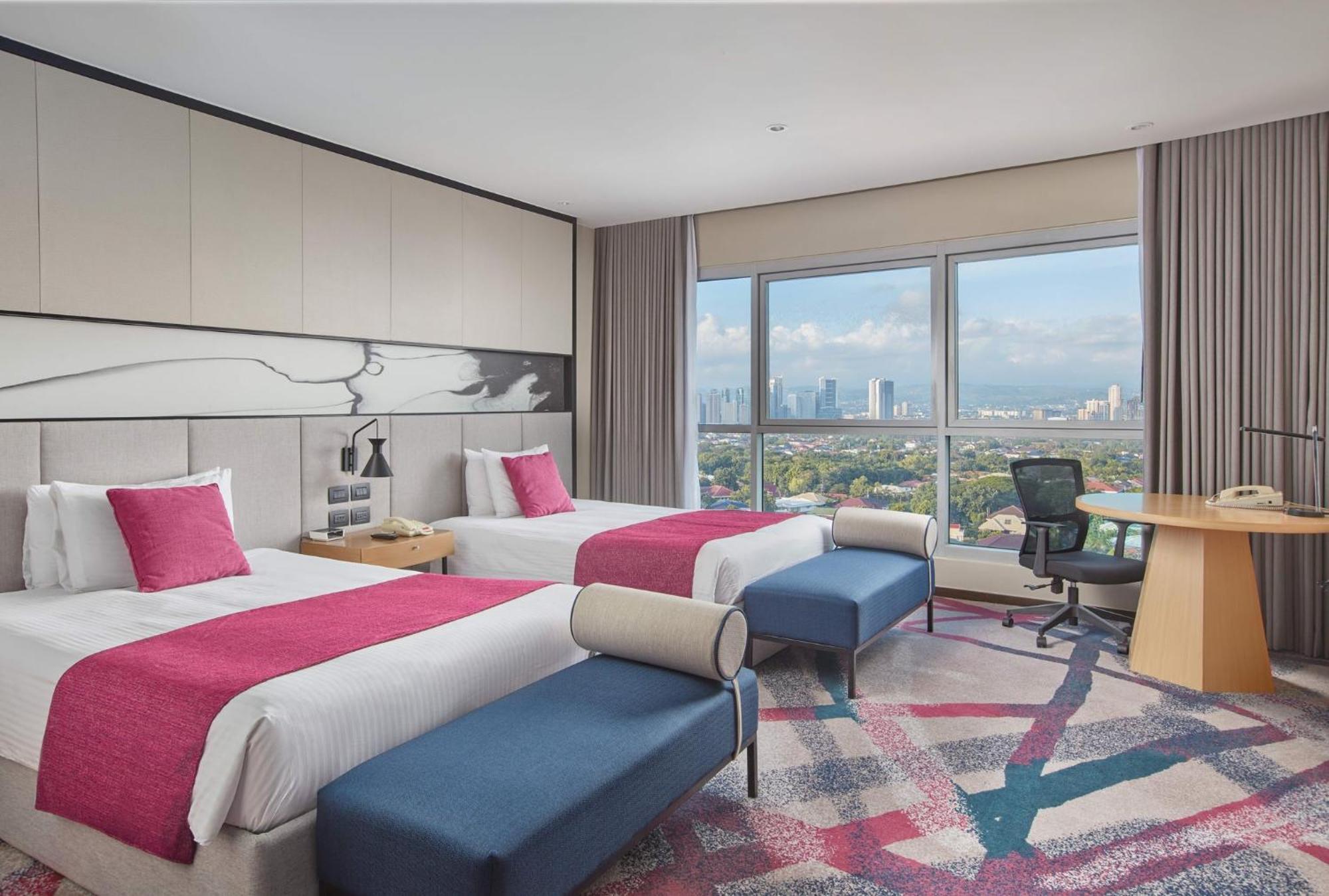 Crowne Plaza Manila Galleria, an IHG Hotel Pasig City Esterno foto
