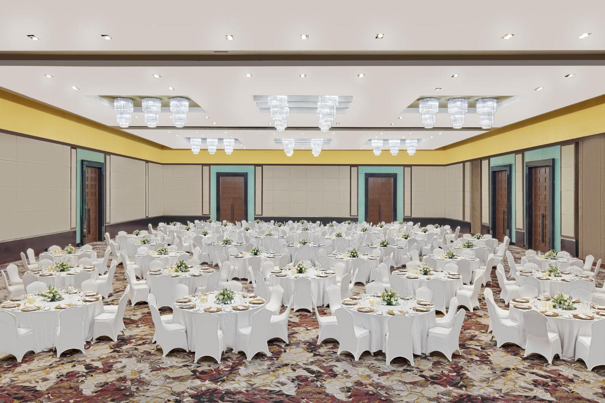 Crowne Plaza Manila Galleria, an IHG Hotel Pasig City Esterno foto